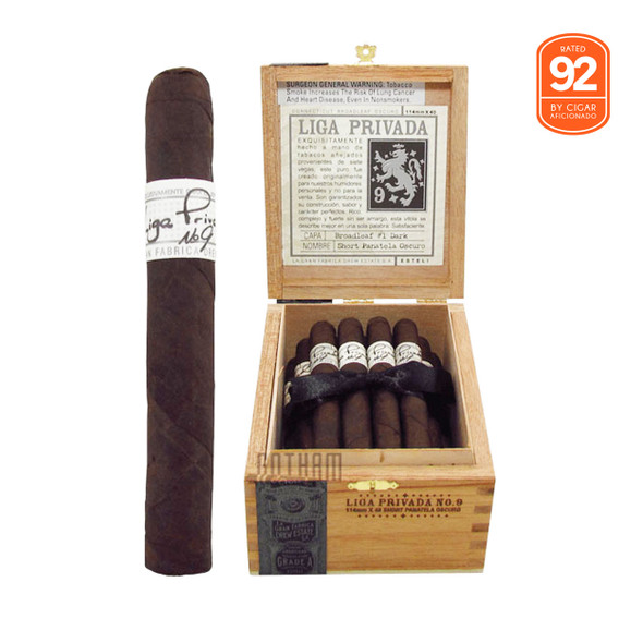 Liga Privada No. 9 Short Panatela open box and stick